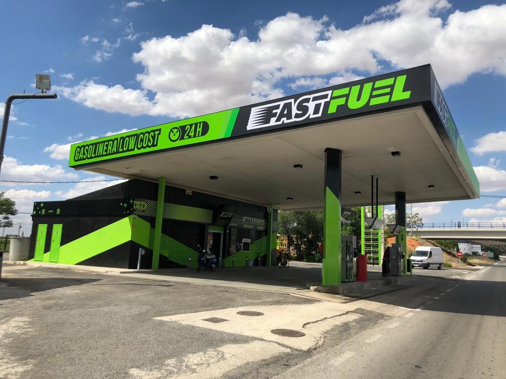 Fast Fuel anuncia que abrirá su primera  gasolinera low-cost en Canarias en 2022