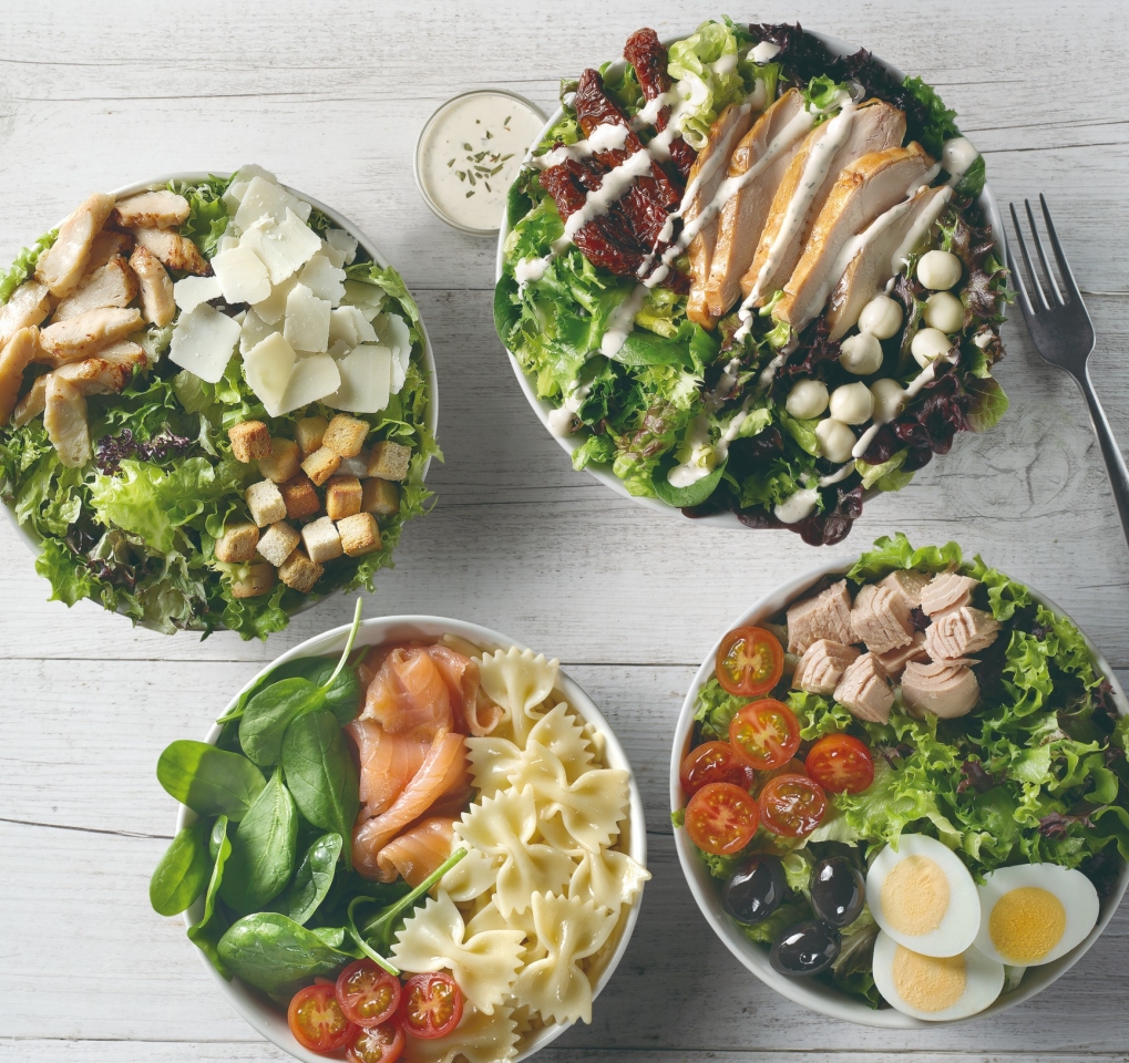 Pavo Mozzarella con salsa estragón: la carta de ensaladas de Rodilla crece