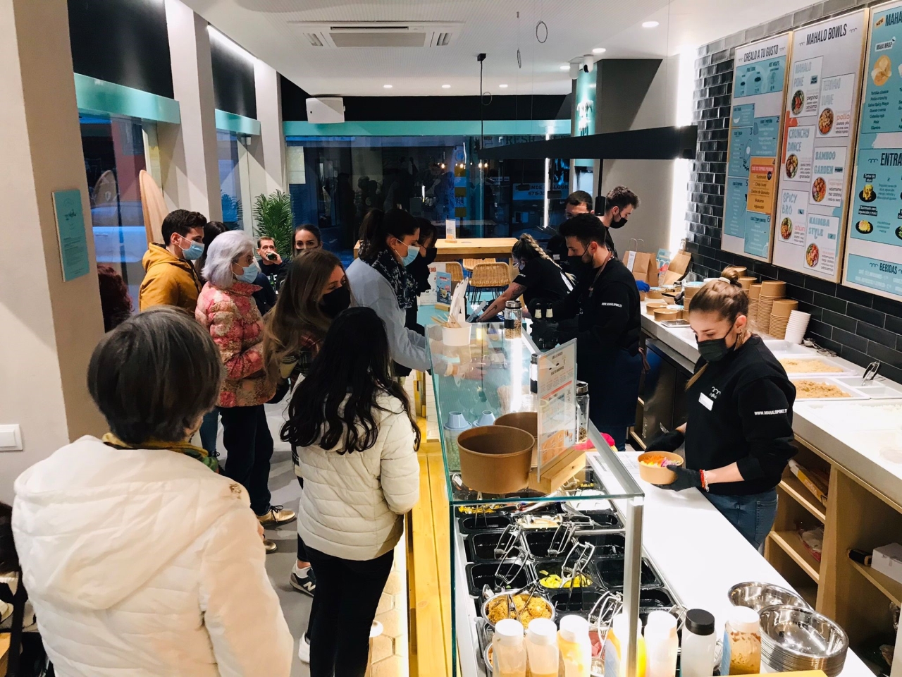 Mahalo Poké inaugura una nueva sucursal en Cuenca