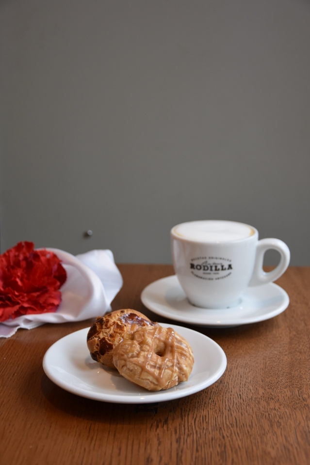 Rodilla y EMT, en el 75 Aniversario de la empresa municipal, reparten rosquillas tradicionales de San Isidro