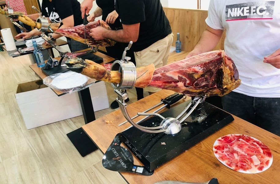 Franquicia Corte y jamón en Alcalá de Henares