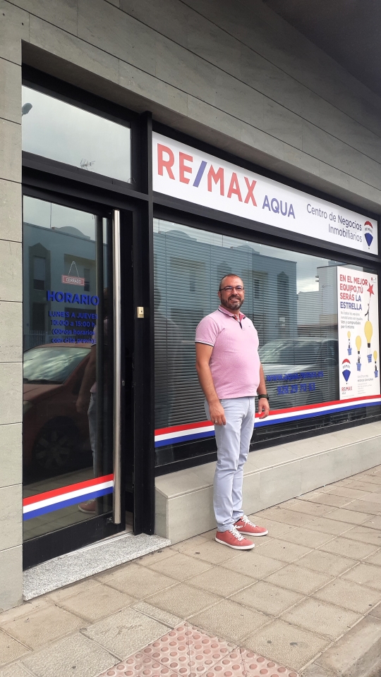 REMAX ESPAÑA ABRE OFICINA EN FUERTEVENTURA: REMAX AQUA