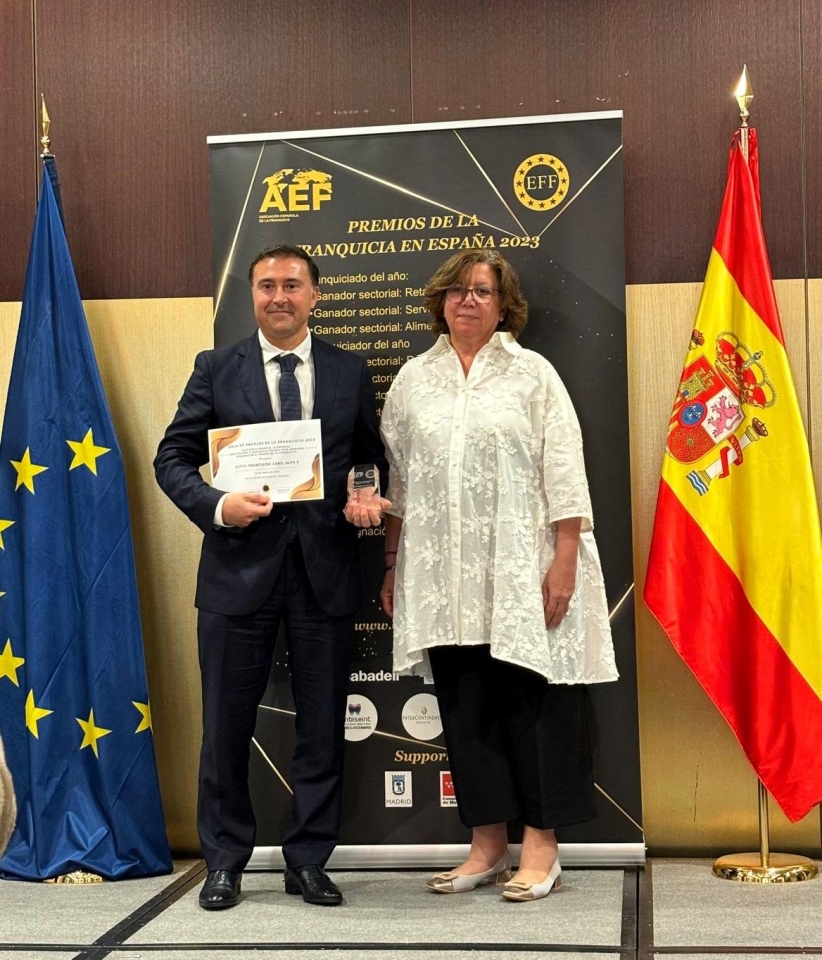 La aceleradora de franquicias Alfa F recibe el premio a la 'Empresa que ha aportado innovación al mundo de la franquicia'