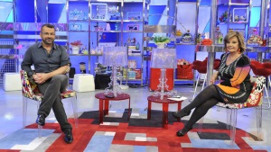 La Franquicia  La Oca acomoda con sus muebles a los protagonistas del programa Sálvame y Los Viernes al Show