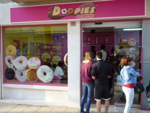 Doopies & Coffee Aranjuez celebra su tercer aniversario
