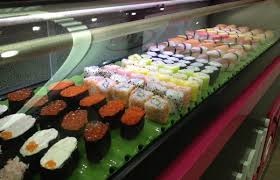 Las piezas de sushi se españolizan para agradar a todos los paladares