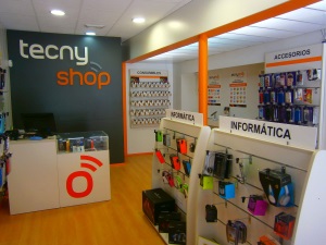 Madrid firma su cuarta franquicia Tecnyshop Mobilfree en tres cantos