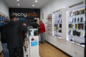 TECNYSHOP MOBILFREE firma un nuevo contrato de franquicia en la comunidad de Madrid.