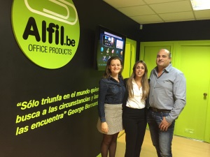 Alfil.be papeleria & hobby recibe a Yamile Fernandez