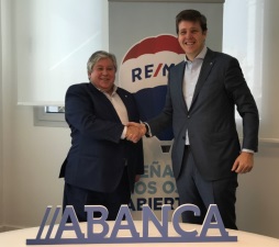 RE/MAX España firma un acuerdo de financiación con Abanca