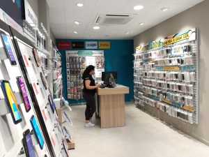 Phone House inaugura su primera tienda en San Andrés de la Barca.