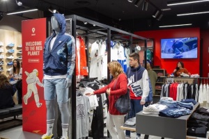 Foot on Mars abre un nuevo punto de venta en el centro comercial As Cancelas, en Santiago de Compostela