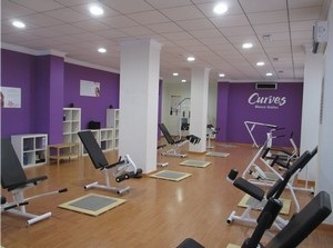 Curves abre nuevo local en Elche